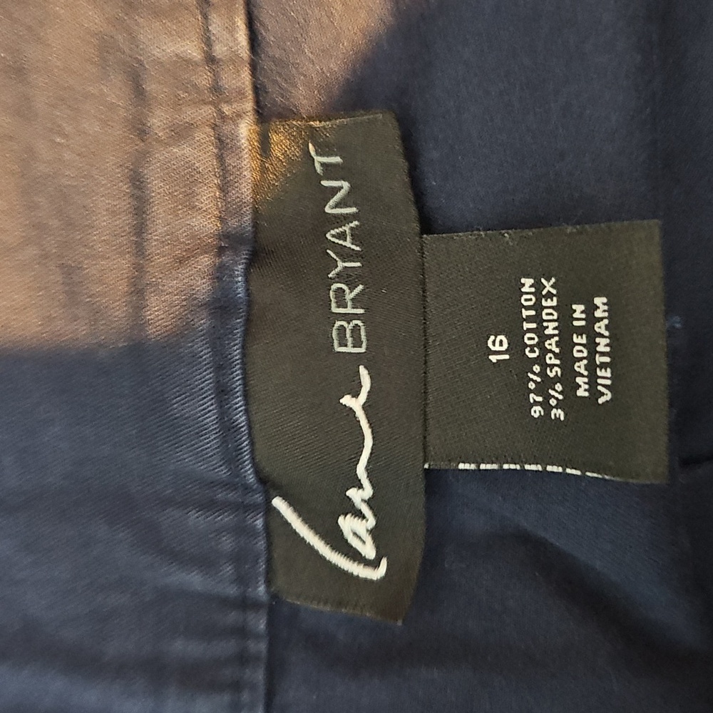 3/$25 Lane Bryant Size 16 Dark Blue Shorts - Picture 3 of 3